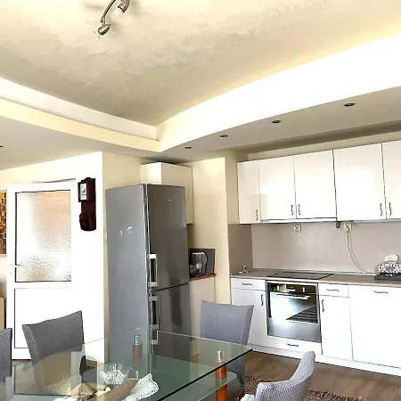 Lägenhet Velisia Near Ayazmo And Stadium Stara Zagora